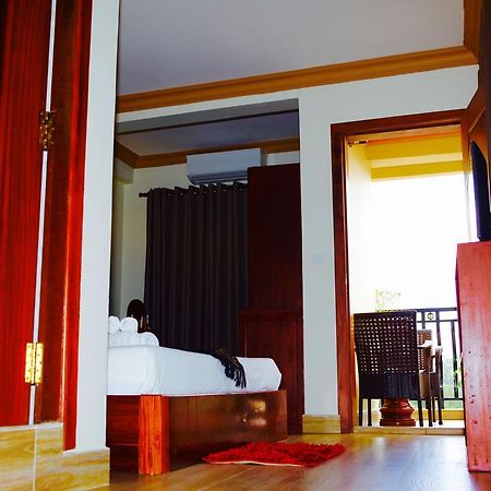 Dynsey Boutique Hotel Phnom Penh Exteriör bild