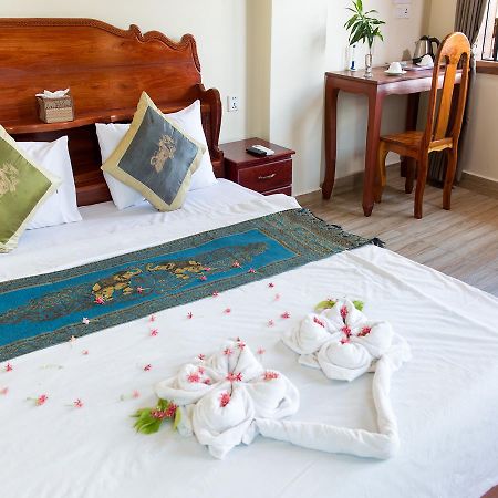 Dynsey Boutique Hotel Phnom Penh Exteriör bild