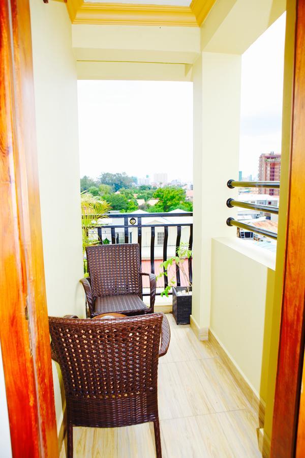 Dynsey Boutique Hotel Phnom Penh Exteriör bild