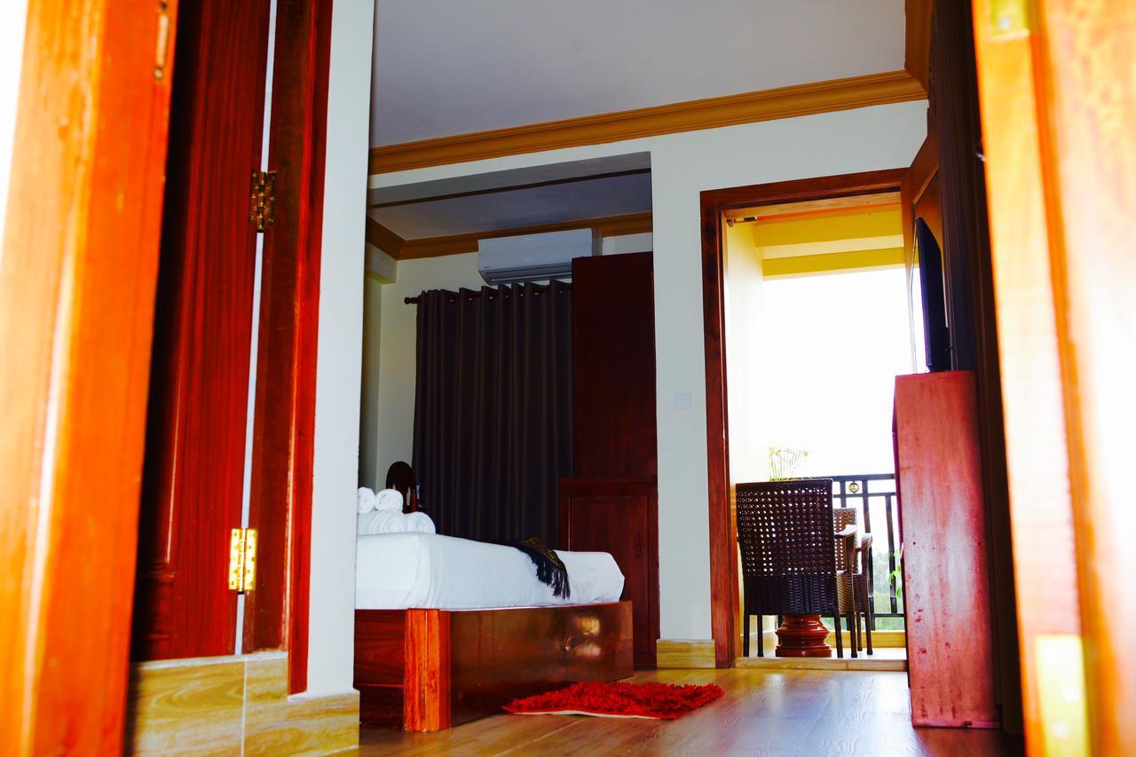 Dynsey Boutique Hotel Phnom Penh Exteriör bild