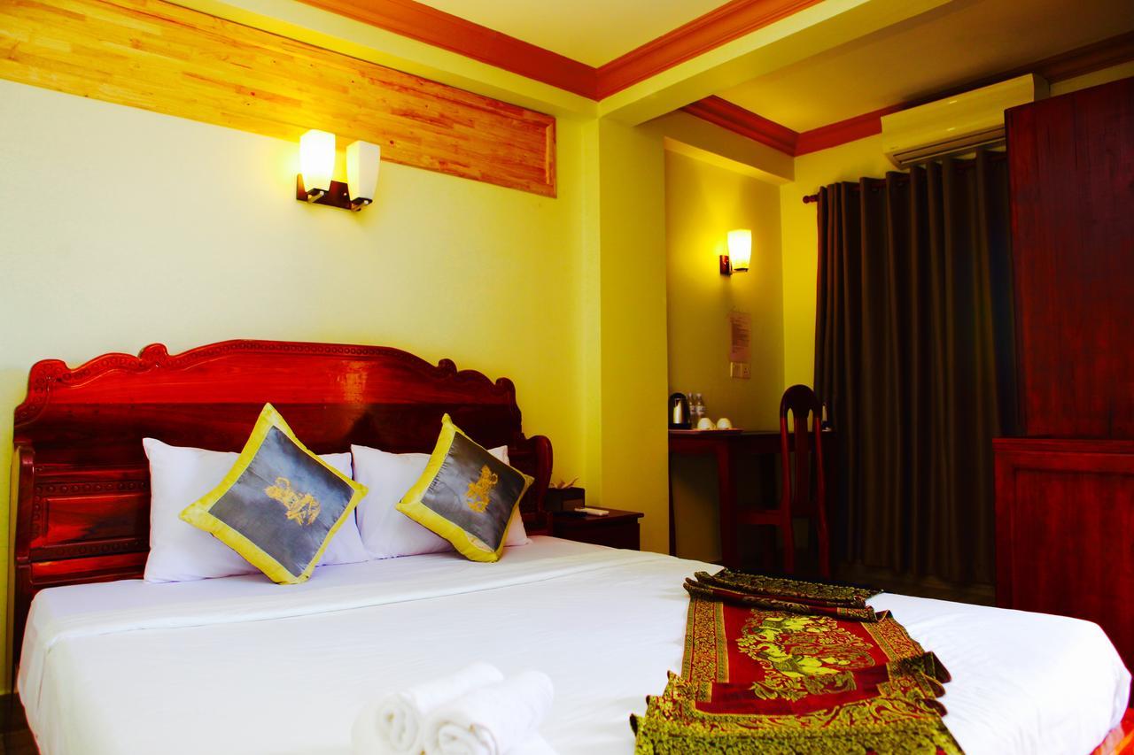 Dynsey Boutique Hotel Phnom Penh Exteriör bild