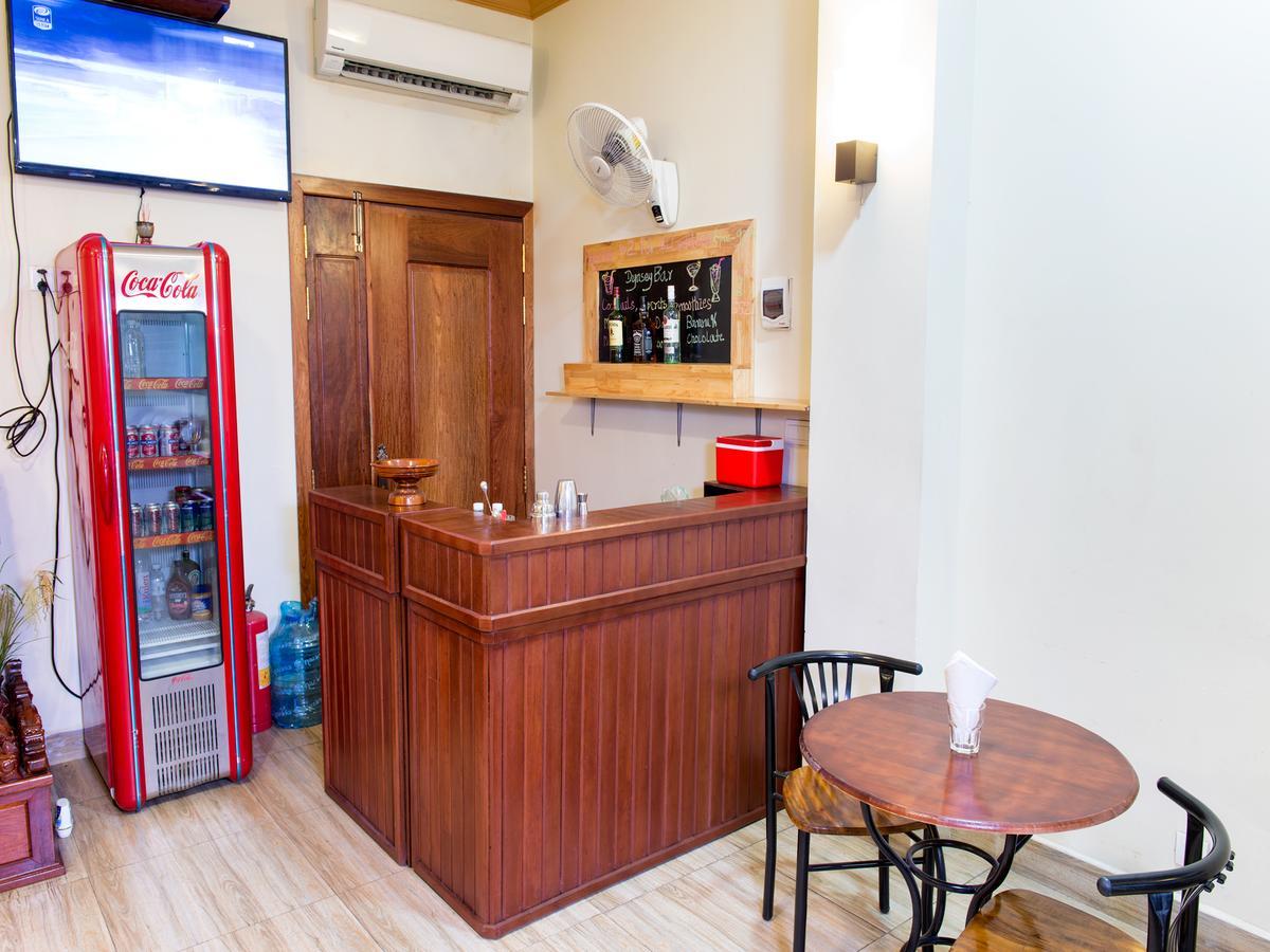 Dynsey Boutique Hotel Phnom Penh Exteriör bild