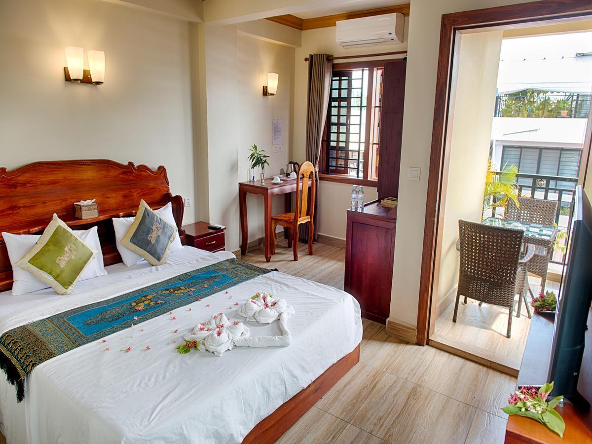 Dynsey Boutique Hotel Phnom Penh Exteriör bild