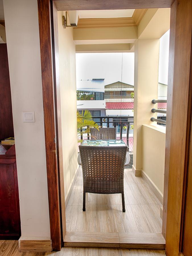 Dynsey Boutique Hotel Phnom Penh Exteriör bild