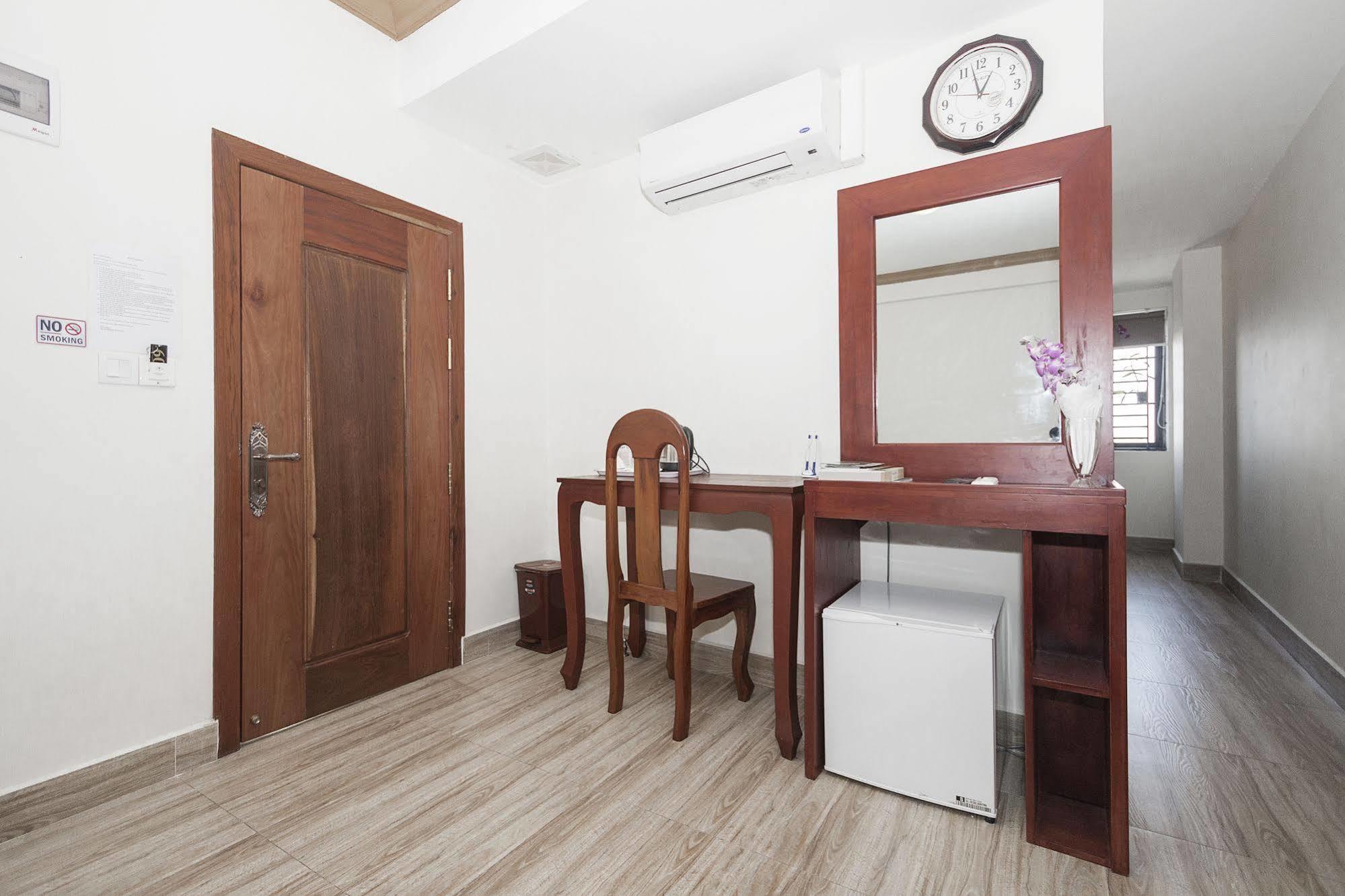 Dynsey Boutique Hotel Phnom Penh Exteriör bild