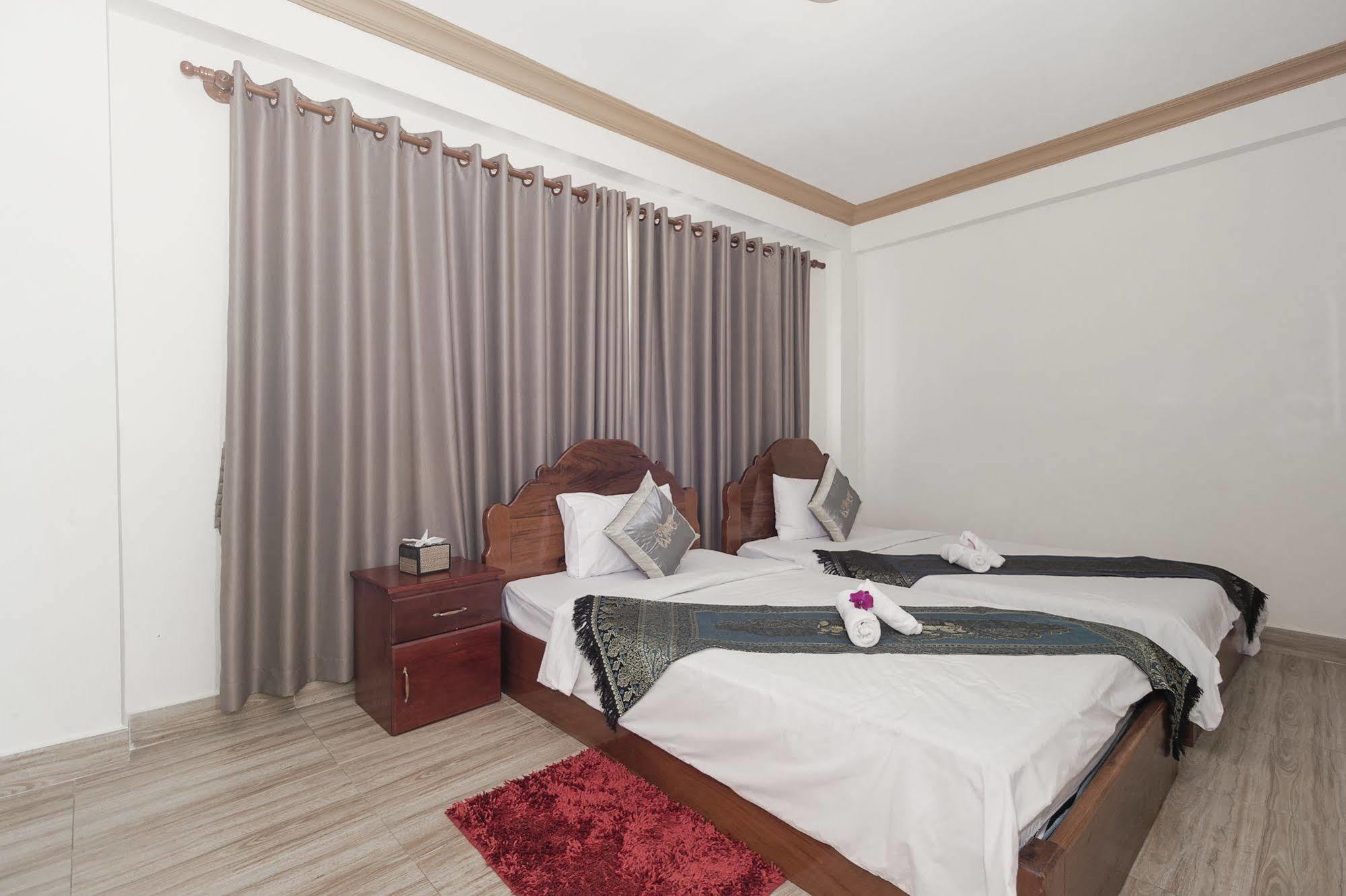 Dynsey Boutique Hotel Phnom Penh Exteriör bild