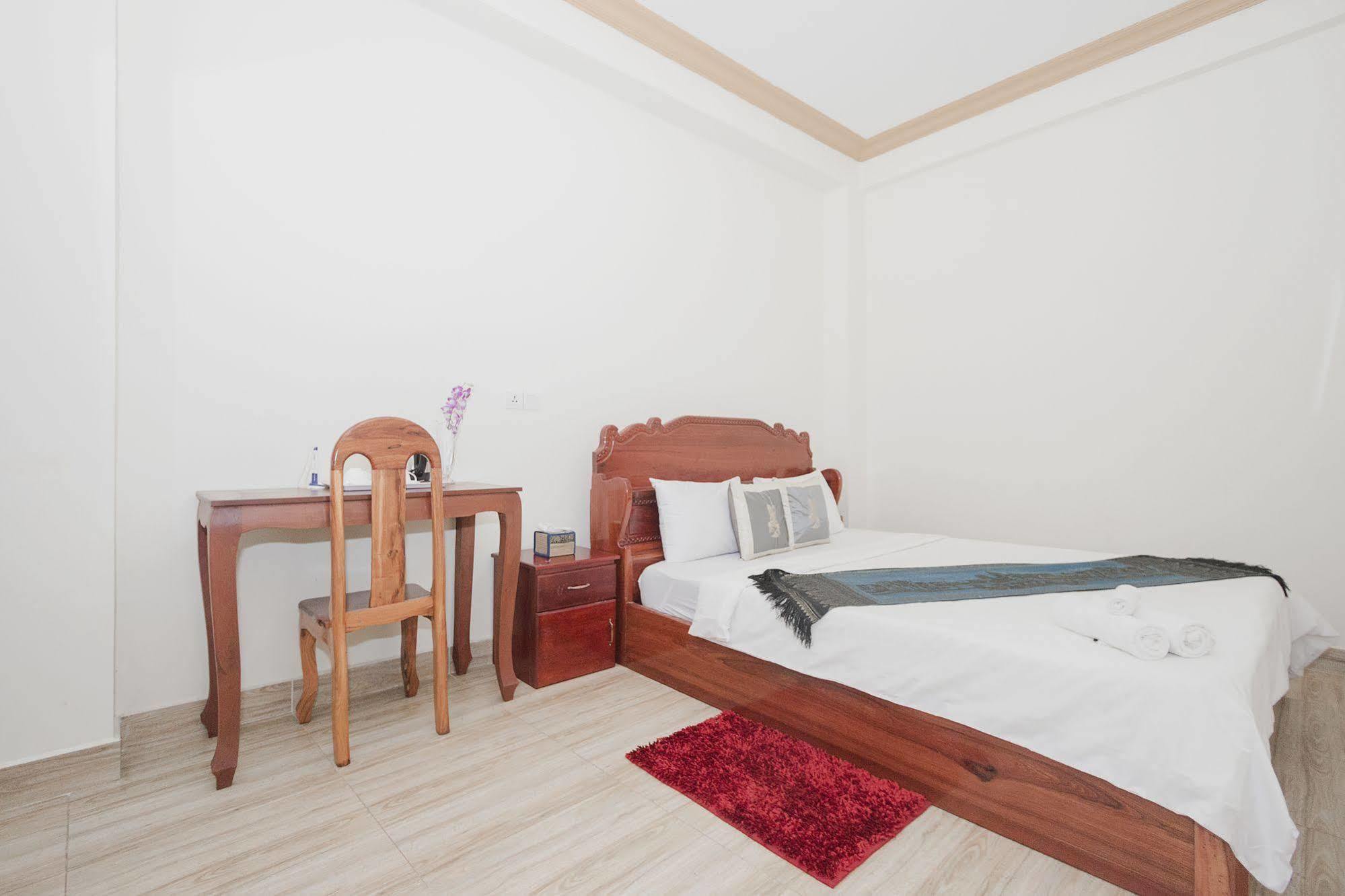 Dynsey Boutique Hotel Phnom Penh Exteriör bild