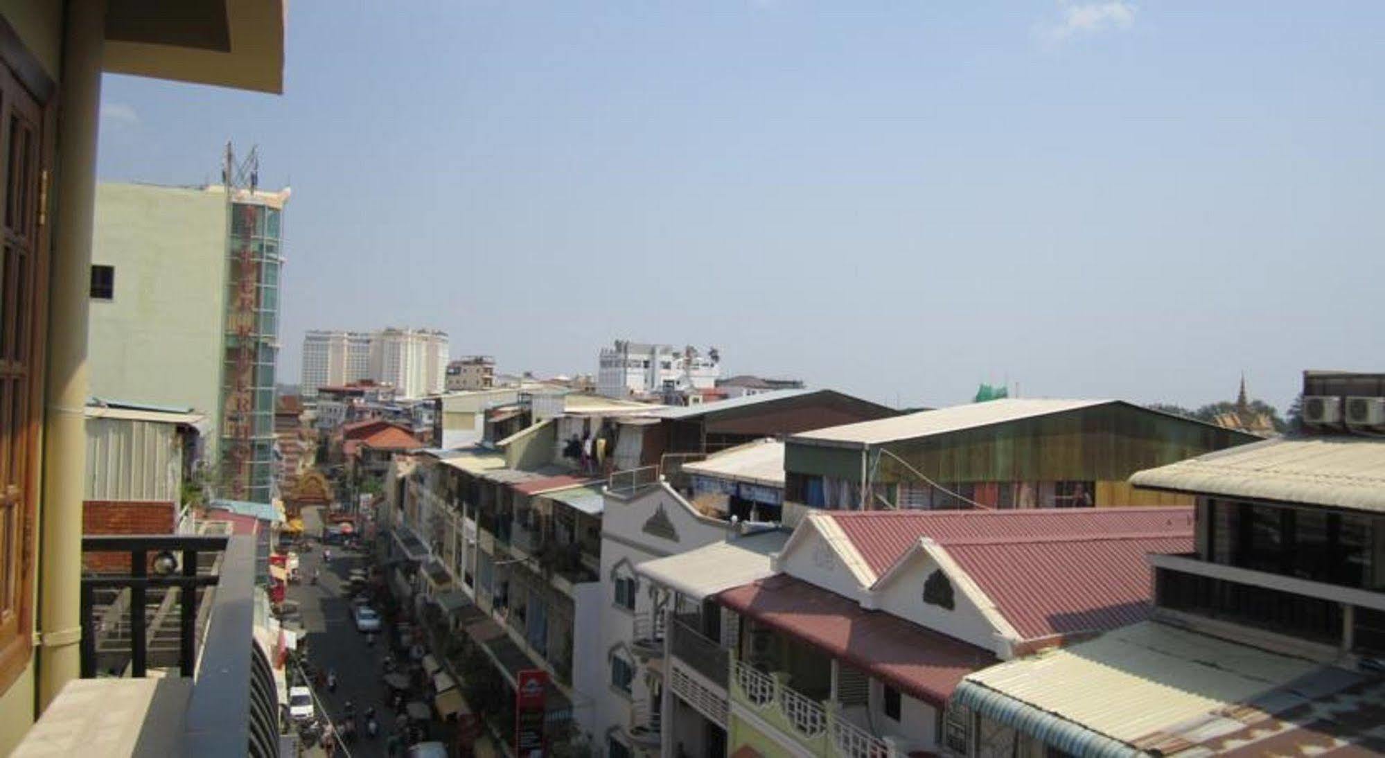 Dynsey Boutique Hotel Phnom Penh Exteriör bild